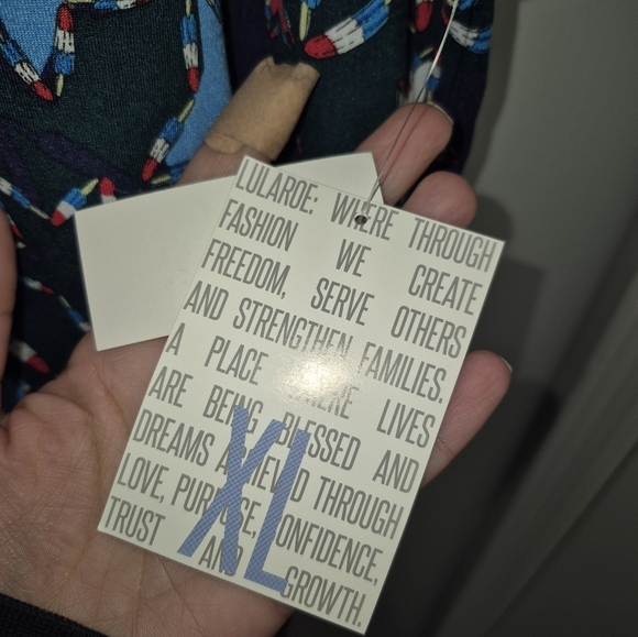 LuLaRoe Stars & Fireworks Patterned Irma Tunic Size XL - Picture 8 of 9